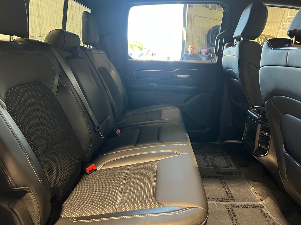 Ram 1500 SPORT**4X4/AWD**CREW CAB**BOITE 5'7**V8 5.7L** 2022 à Saint-Eustache, Québec - 19 - w1024h768px
