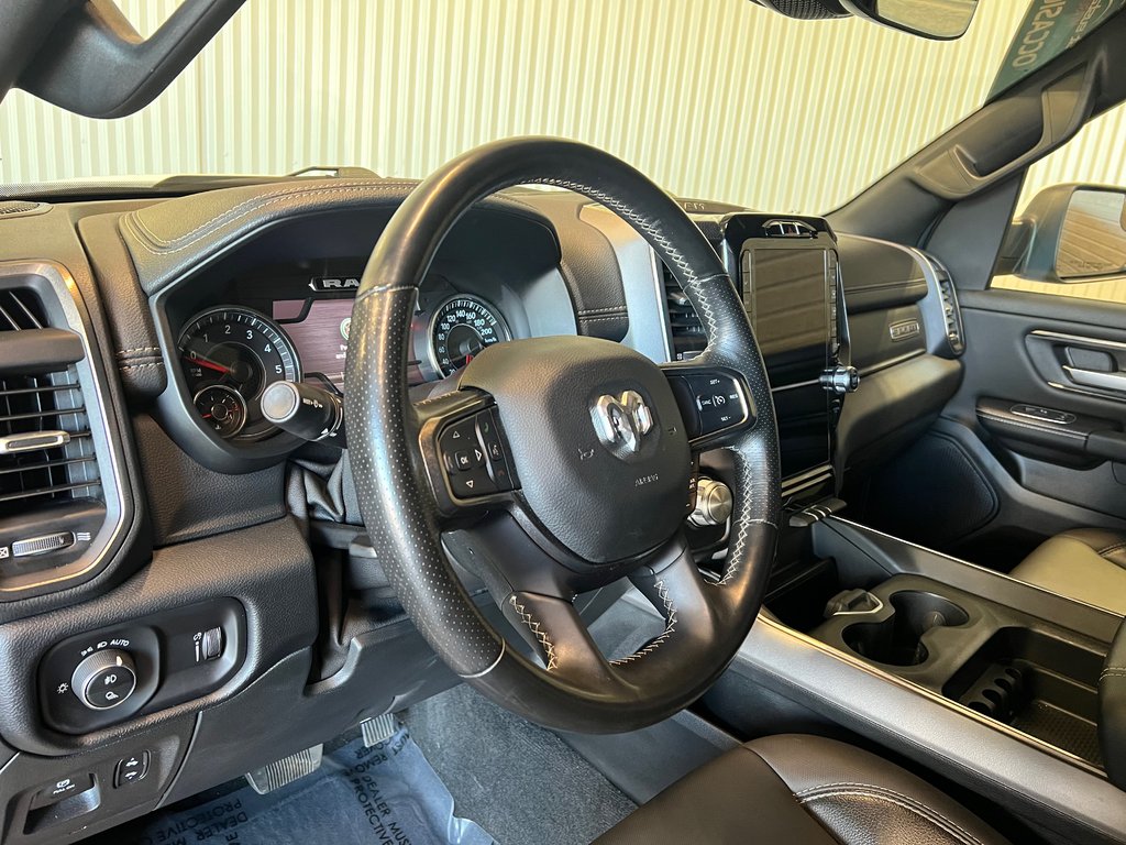 Ram 1500 SPORT**4X4/AWD**CREW CAB**BOITE 5'7**V8 5.7L** 2022 à Saint-Eustache, Québec - 16 - w1024h768px