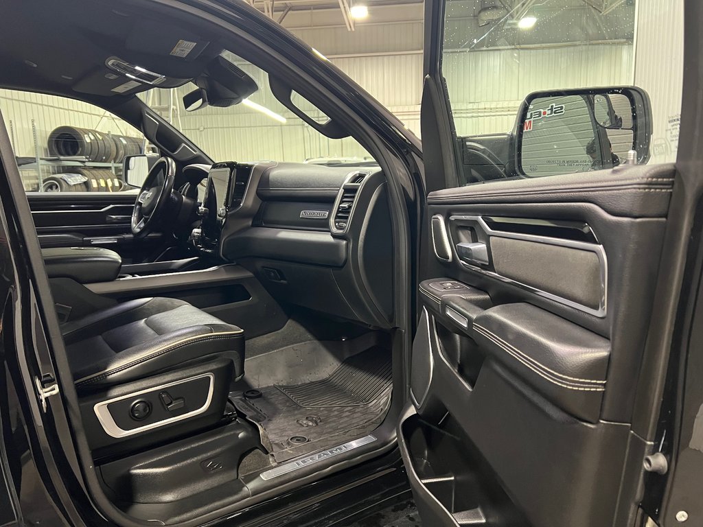 2022 Ram 1500 LARAMIE**4X4**CREW CAB**V8 HEMI **AIR SUSPENSION in Saint-Eustache, Quebec - 16 - w1024h768px