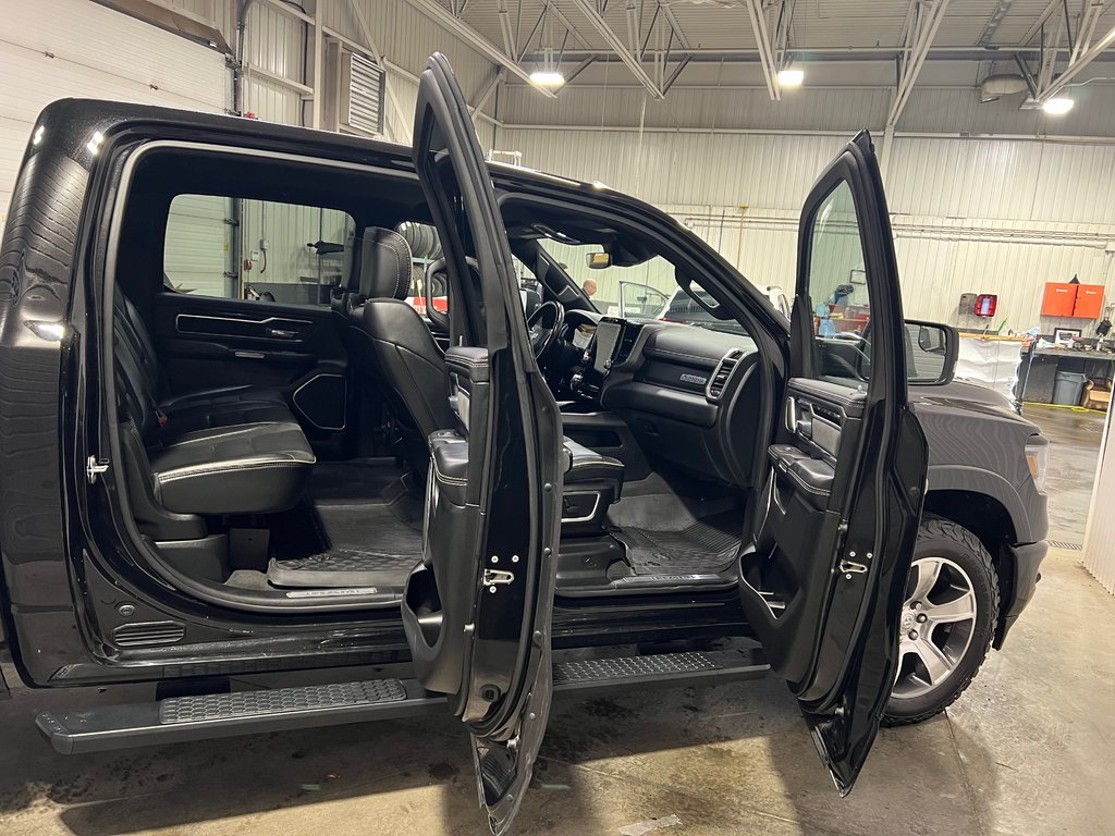 2022 Ram 1500 LARAMIE**4X4**CREW CAB**V8 HEMI **AIR SUSPENSION in Saint-Eustache, Quebec - 13 - w1024h768px