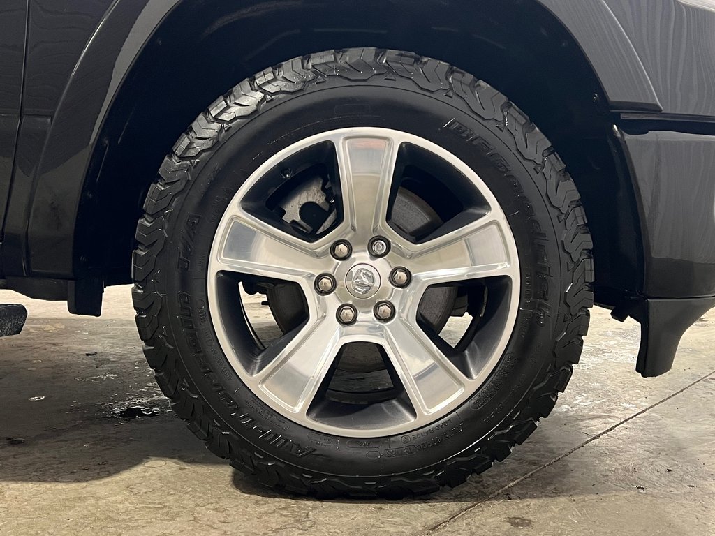 2022 Ram 1500 LARAMIE**4X4**CREW CAB**V8 HEMI **AIR SUSPENSION in Saint-Eustache, Quebec - 12 - w1024h768px