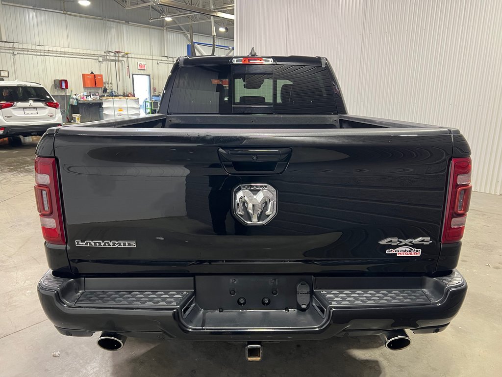2022 Ram 1500 LARAMIE**4X4**CREW CAB**V8 HEMI **AIR SUSPENSION in Saint-Eustache, Quebec - 4 - w1024h768px