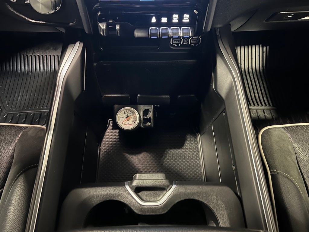 2022 Ram 1500 LARAMIE**4X4**CREW CAB**V8 HEMI **AIR SUSPENSION in Saint-Eustache, Quebec - 35 - w1024h768px