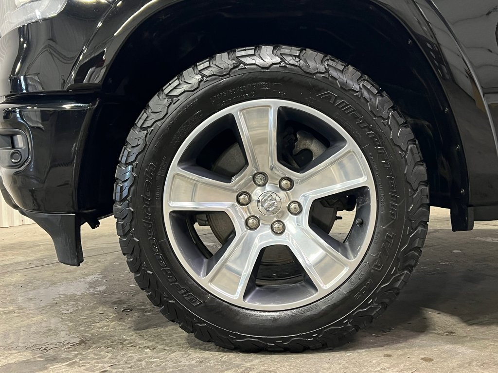 2022 Ram 1500 LARAMIE**4X4**CREW CAB**V8 HEMI **AIR SUSPENSION in Saint-Eustache, Quebec - 10 - w1024h768px