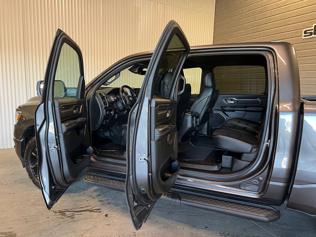2022 Ram 1500 SPORT**4X4**CREW CAB**V8 5.7L**5'7 BOX**CUIR** in Saint-Eustache, Quebec - 13 - w1024h768px
