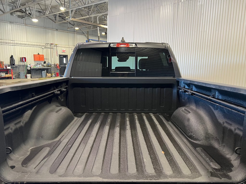 2022 Ram 1500 SPORT**4X4**CREW CAB**V8 5.7L**5'7 BOX**CUIR** in Saint-Eustache, Quebec - 5 - w1024h768px