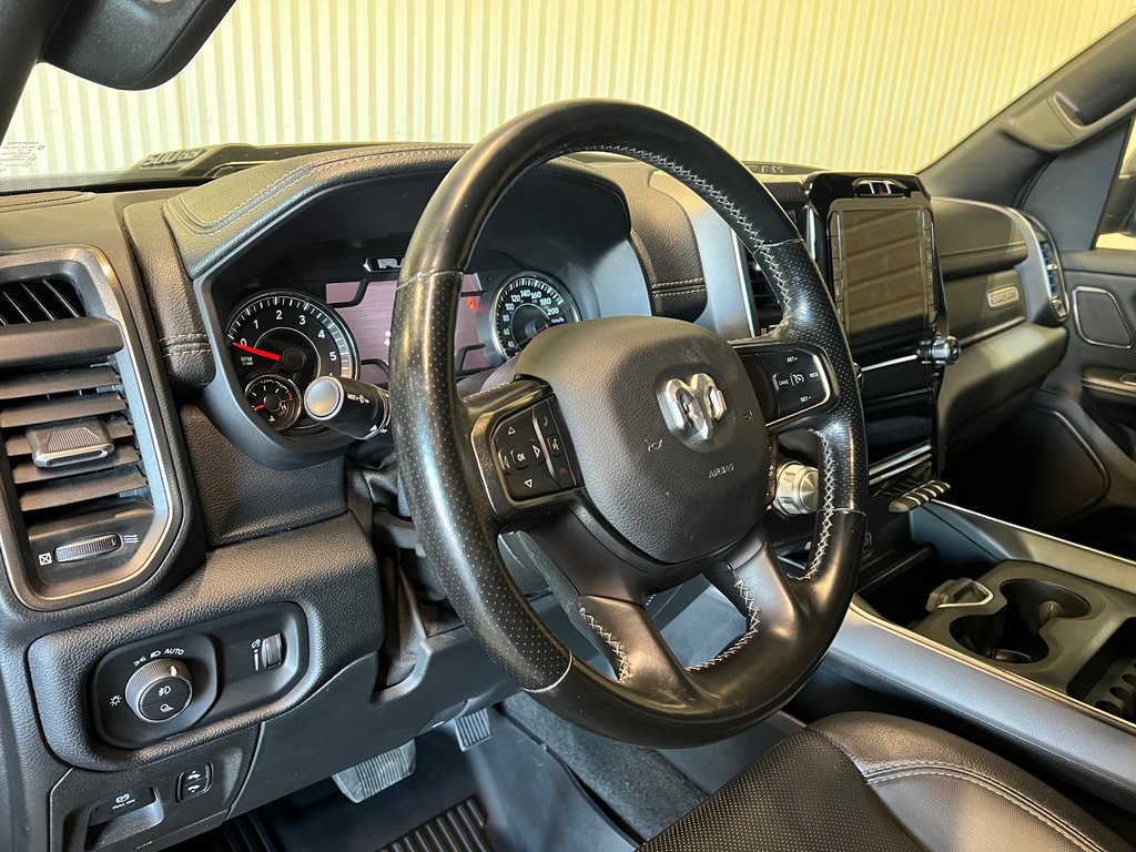 2022 Ram 1500 SPORT**4X4**CREW CAB**V8 5.7L**5'7 BOX**CUIR** in Saint-Eustache, Quebec - 16 - w1024h768px