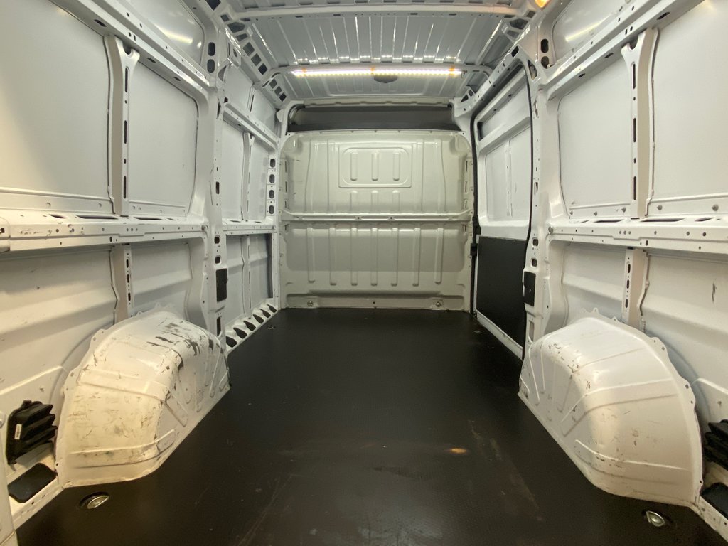 2019 Ram ProMaster Cargo Van 2500**CRUISE**BLUETOOTH**CAMERA RECUL**A/C in Saint-Eustache, Quebec - 7 - w1024h768px