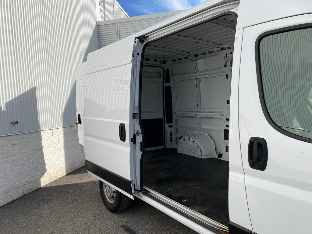 2019 Ram ProMaster Cargo Van 2500**CRUISE**BLUETOOTH**CAMERA RECUL**A/C in Saint-Eustache, Quebec - 7 - w1024h768px