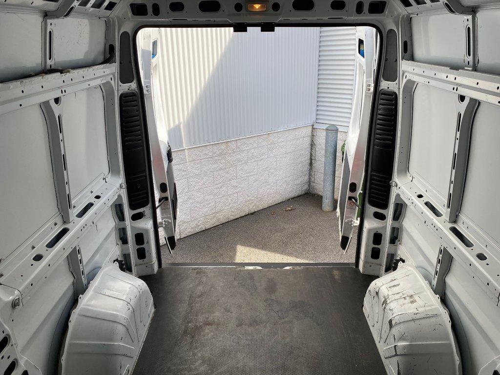 2019 Ram ProMaster Cargo Van 2500**CRUISE**BLUETOOTH**CAMERA RECUL**A/C in Saint-Eustache, Quebec - 6 - w1024h768px