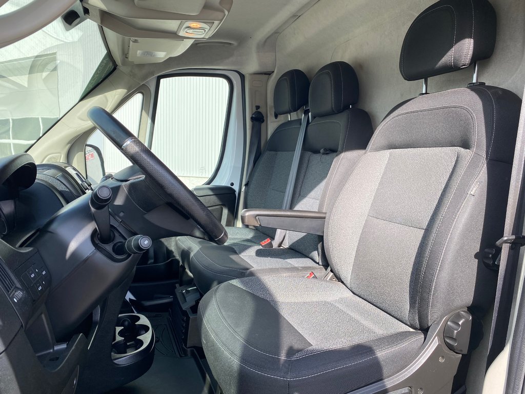 2019 Ram ProMaster Cargo Van 2500**CRUISE**BLUETOOTH**CAMERA RECUL**A/C in Saint-Eustache, Quebec - 11 - w1024h768px