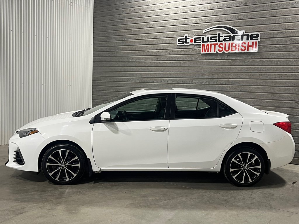 2017 Toyota Corolla SE PREMIUM**TOIT OUVRANT**MAGS 17PO**CRUISE**CVT** in Saint-Eustache, Quebec - 2 - w1024h768px