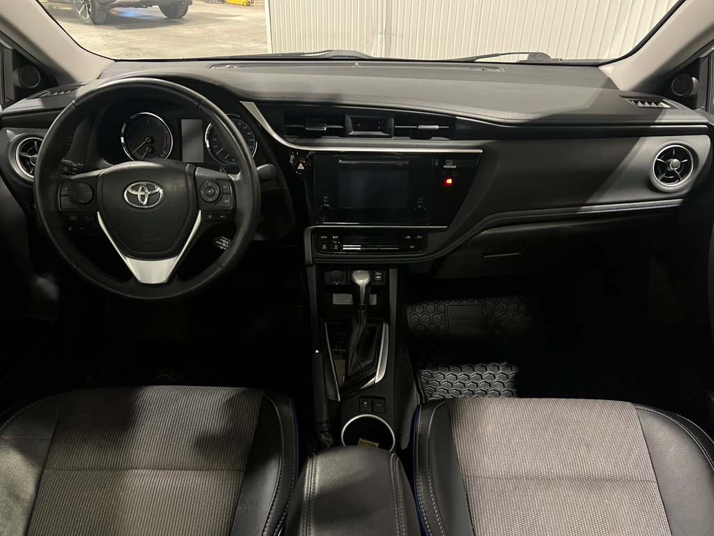 2017 Toyota Corolla SE PREMIUM**TOIT OUVRANT**MAGS 17PO**CRUISE**CVT** in Saint-Eustache, Quebec - 18 - w1024h768px