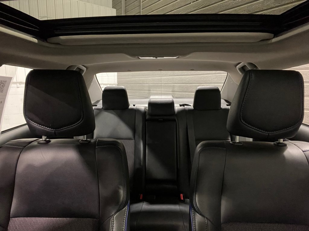 2017 Toyota Corolla SE PREMIUM**TOIT OUVRANT**MAGS 17PO**CRUISE**CVT** in Saint-Eustache, Quebec - 16 - w1024h768px