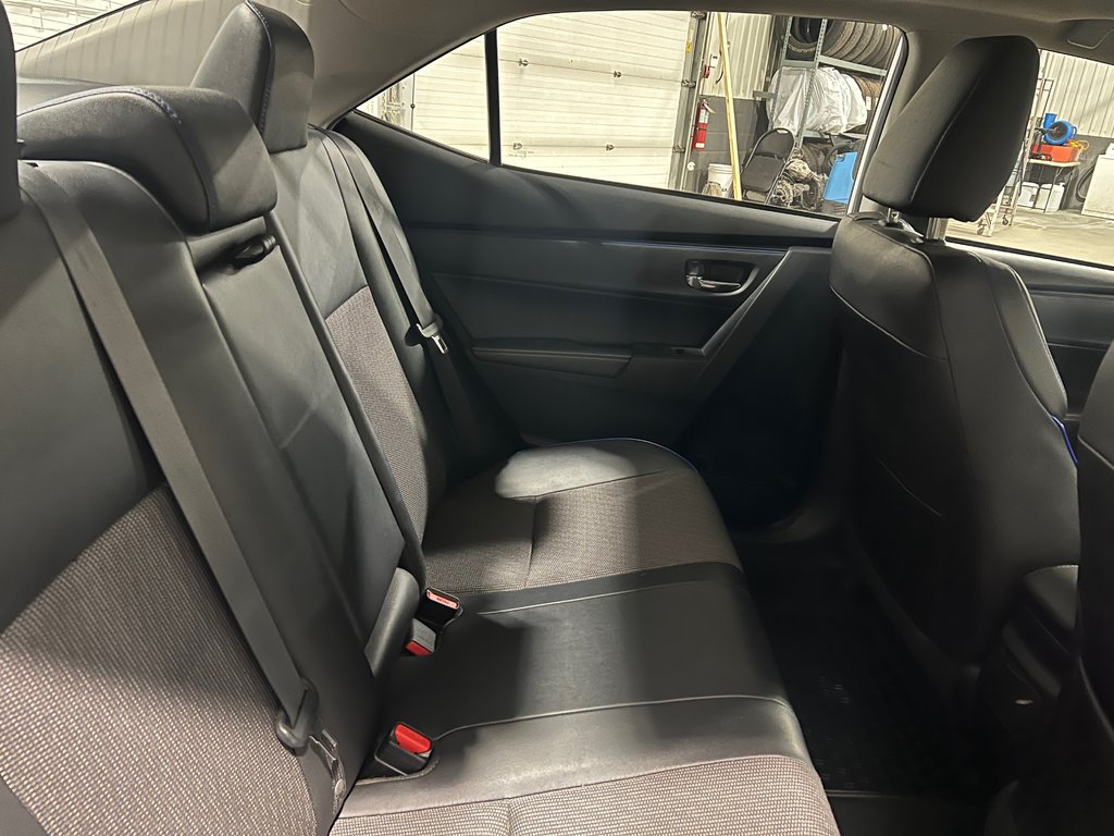2017 Toyota Corolla SE PREMIUM**TOIT OUVRANT**MAGS 17PO**CRUISE**CVT** in Saint-Eustache, Quebec - 14 - w1024h768px