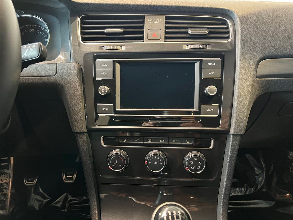 2020 Volkswagen Golf COMFORTLINE**MAGS D'ORIGINE INCLUS**MANUELLE** in Saint-Eustache, Quebec - 18 - w1024h768px