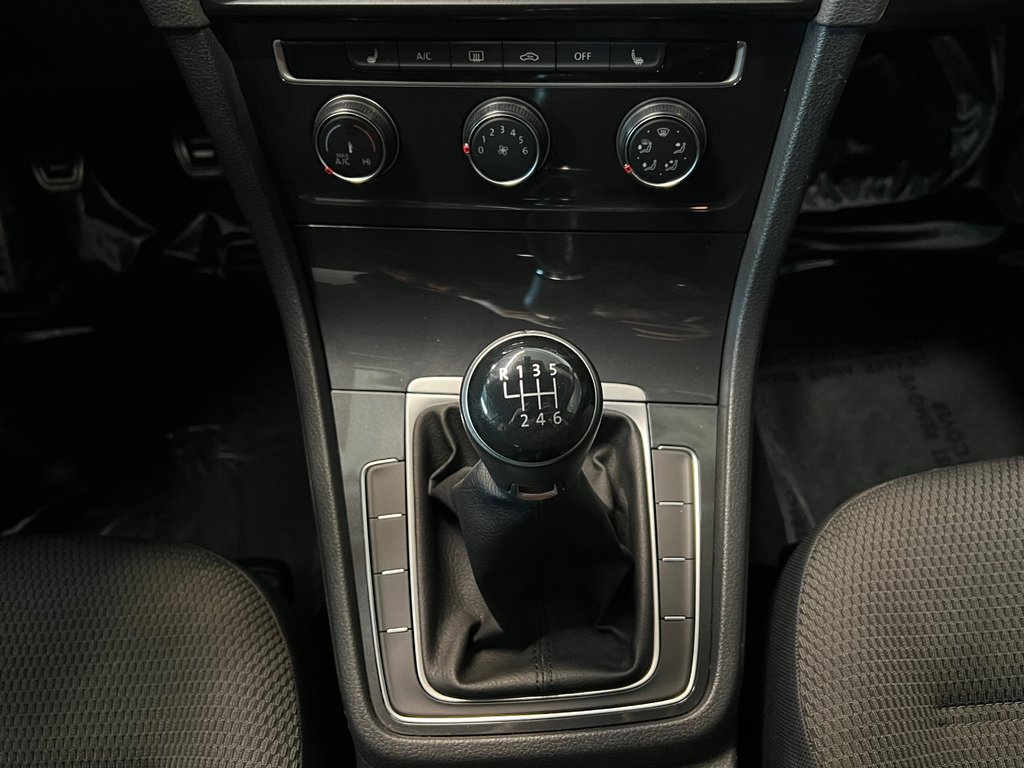 2020 Volkswagen Golf COMFORTLINE**MAGS D'ORIGINE INCLUS**MANUELLE** in Saint-Eustache, Quebec - 19 - w1024h768px