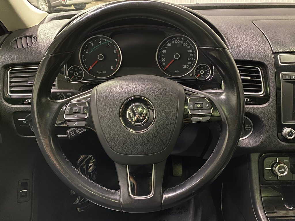 2015 Volkswagen Touareg COMFORTLINE**4X4/AWD**CUIR**TOIT PANO**BLUETOOTH** in Saint-Eustache, Quebec - 14 - w1024h768px