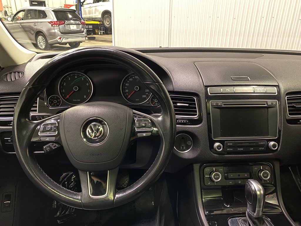 2015 Volkswagen Touareg COMFORTLINE**4X4/AWD**CUIR**TOIT PANO**BLUETOOTH** in Saint-Eustache, Quebec - 12 - w1024h768px