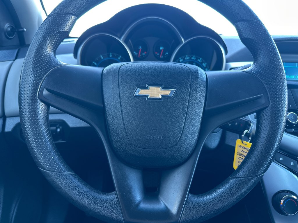 2014 Chevrolet Cruze 2LS in Amos, Quebec - 9 - w1024h768px