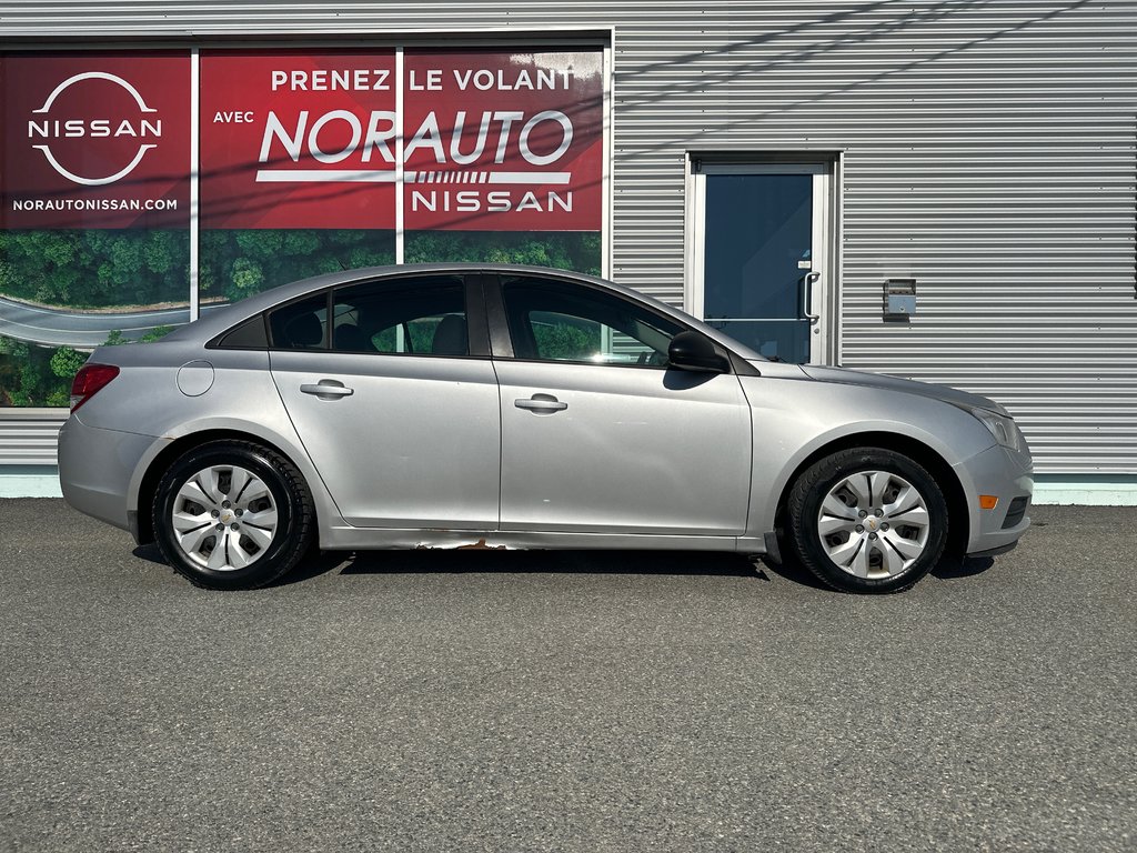 2014 Chevrolet Cruze 2LS in Amos, Quebec - 4 - w1024h768px