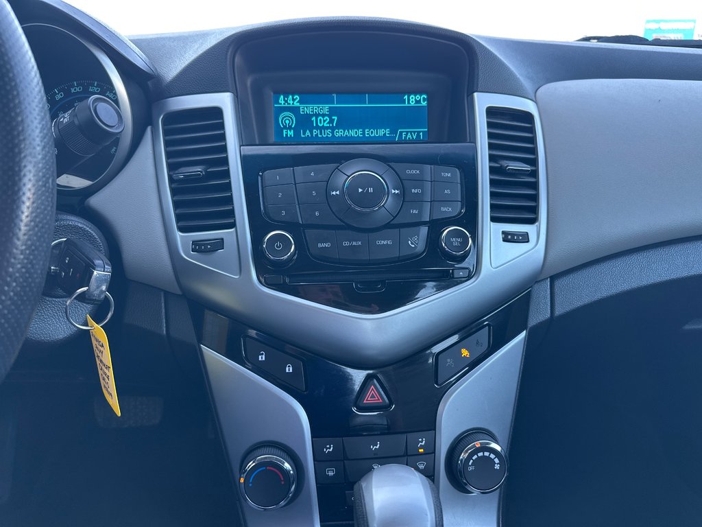 2014 Chevrolet Cruze 2LS in Amos, Quebec - 10 - w1024h768px