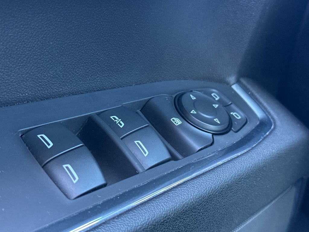 Chevrolet Silverado 1500 LT Trail Boss DIESEL 2024 à Amos, Québec - 17 - w1024h768px