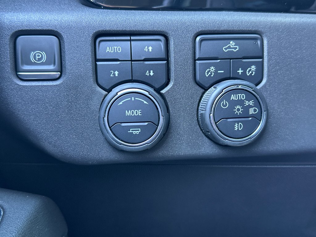 Chevrolet Silverado 1500 LT Trail Boss DIESEL 2024 à Amos, Québec - 16 - w1024h768px