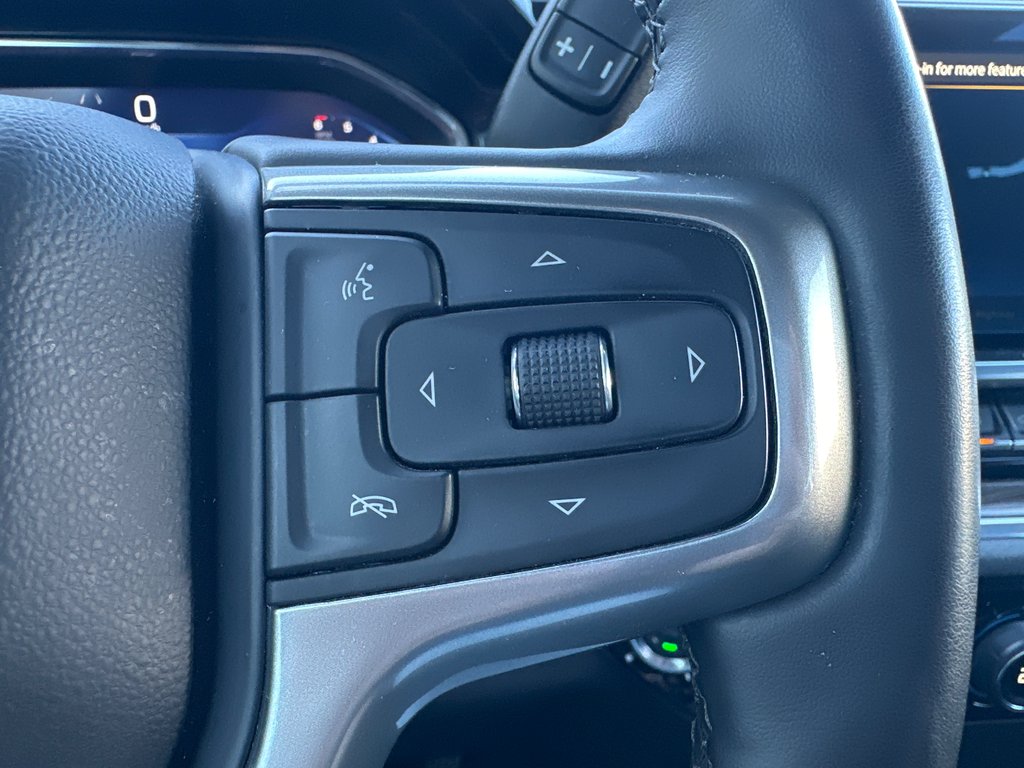 2025 Chevrolet Silverado 1500 LT Crew cab 4X4 in Amos, Quebec - 13 - w1024h768px