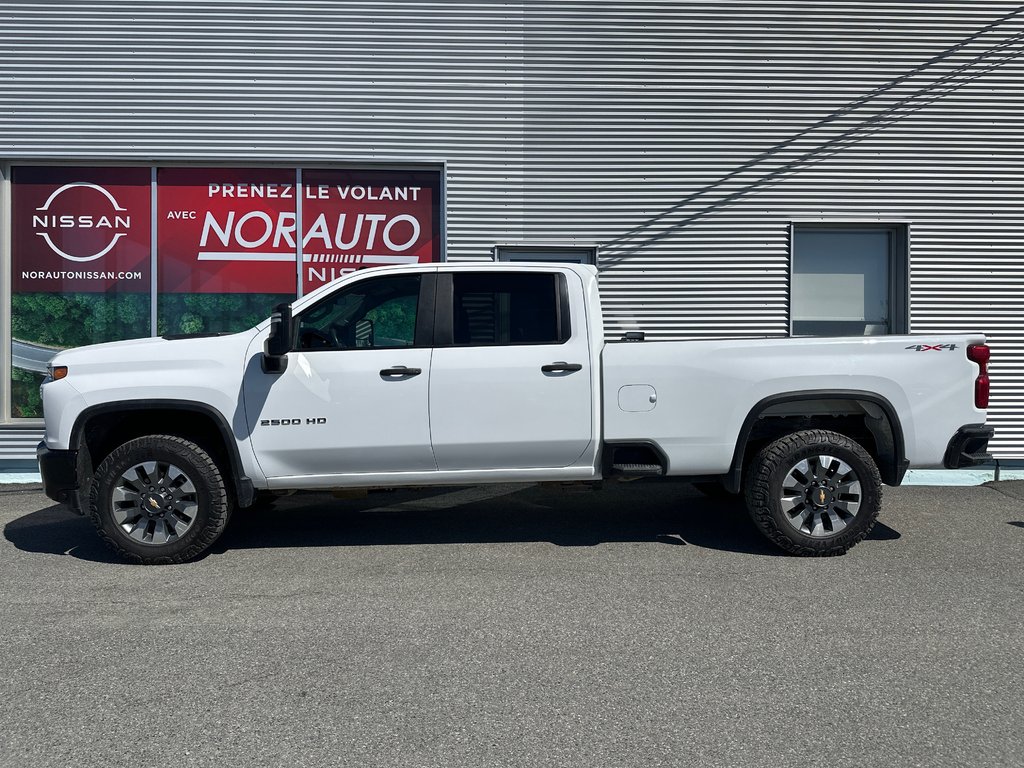 Chevrolet Silverado 2500HD Custom 2022 à Amos, Québec - 2 - w1024h768px