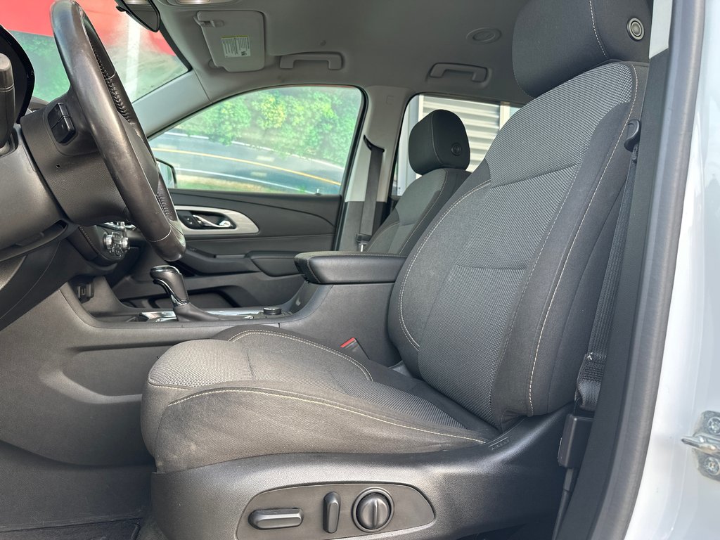 Chevrolet Traverse LT AWD 2020 à Amos, Québec - 9 - w1024h768px
