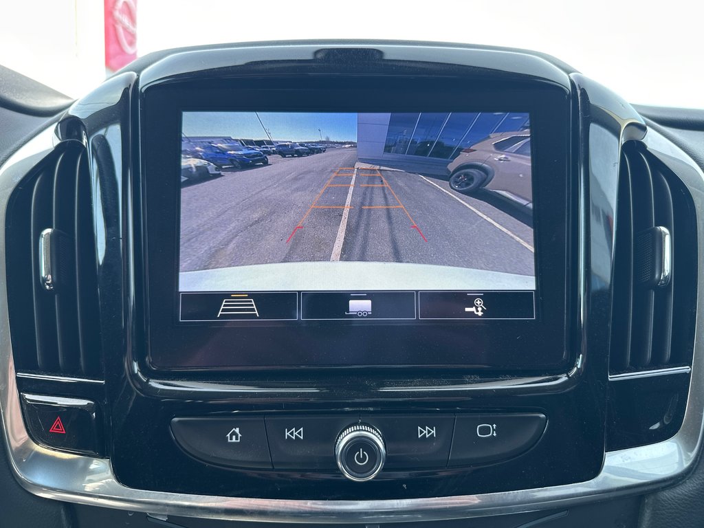 2020 Chevrolet Traverse LT AWD in Amos, Quebec - 19 - w1024h768px