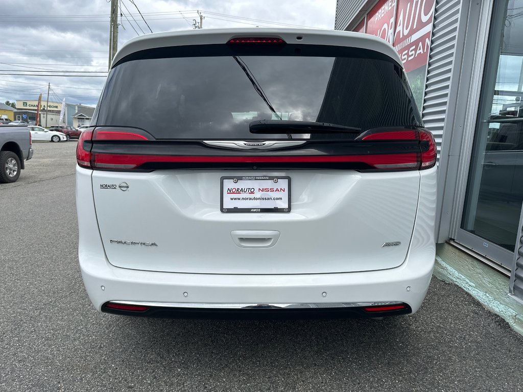 2023 Chrysler Pacifica Touring L AWD in Amos, Quebec - 8 - w1024h768px