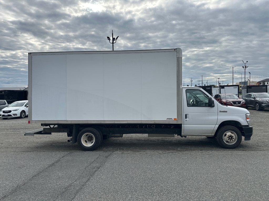 Ford E-Series Cutaway Cube 16 pieds 2023 à Amos, Québec - 4 - w1024h768px