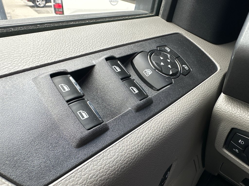 2022 Ford Super Duty F-250 XLT FX4 in Amos, Quebec - 14 - w1024h768px