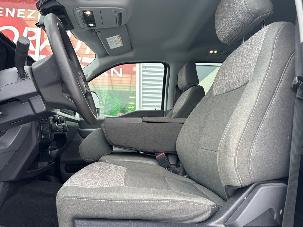 Ford Super Duty F-250 XLT CREW CAB 2023 à Amos, Québec - 9 - w1024h768px