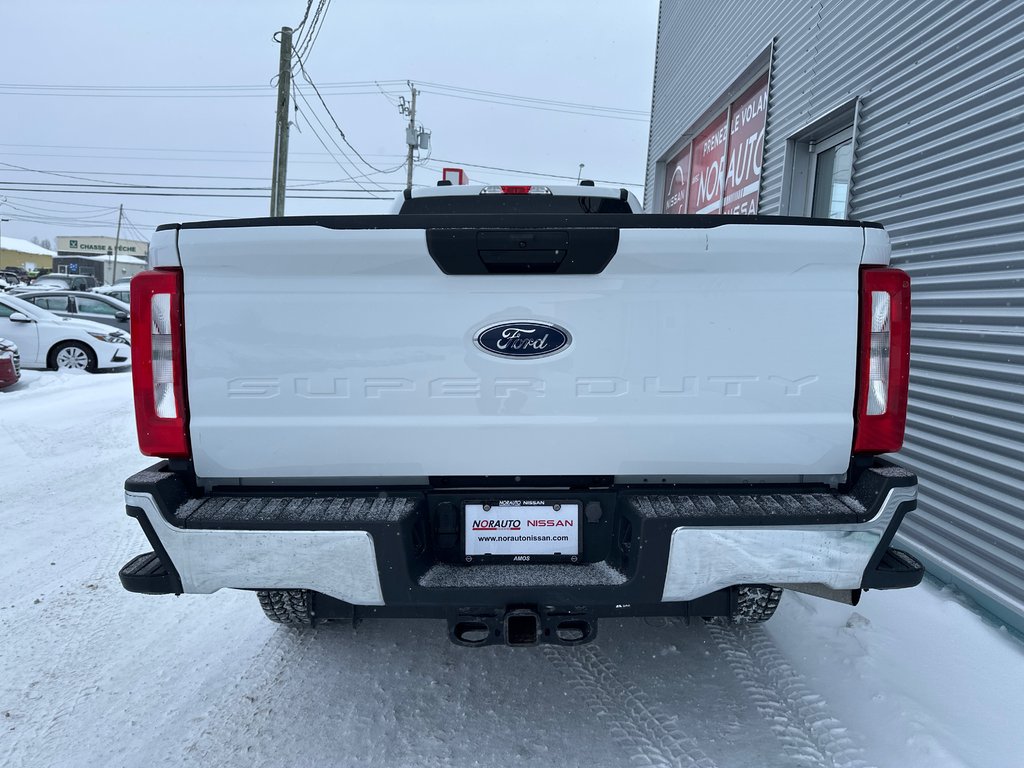 Ford Super Duty F-250 XLT CREW CAB 2023 à Amos, Québec - 8 - w1024h768px