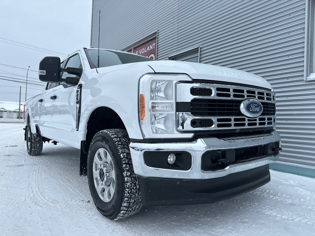 Ford Super Duty F-250 XLT CREW CAB 2023 à Amos, Québec - 2 - w1024h768px
