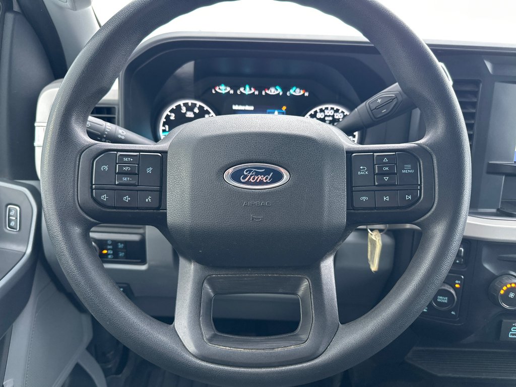 Ford Super Duty F-250 XLT CREW CAB 2023 à Amos, Québec - 10 - w1024h768px