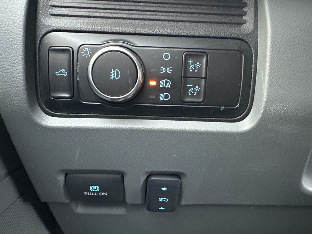 Ford Super Duty F-250 XLT CREW CAB 2023 à Amos, Québec - 15 - w1024h768px