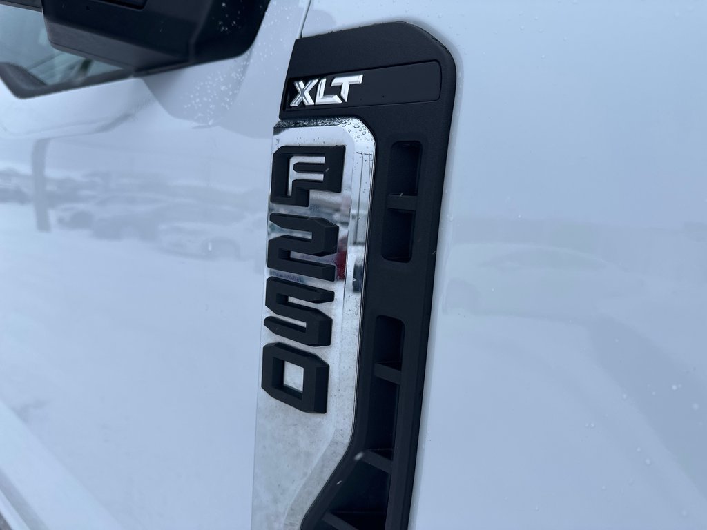 Ford Super Duty F-250 XLT CREW CAB 2023 à Amos, Québec - 20 - w1024h768px