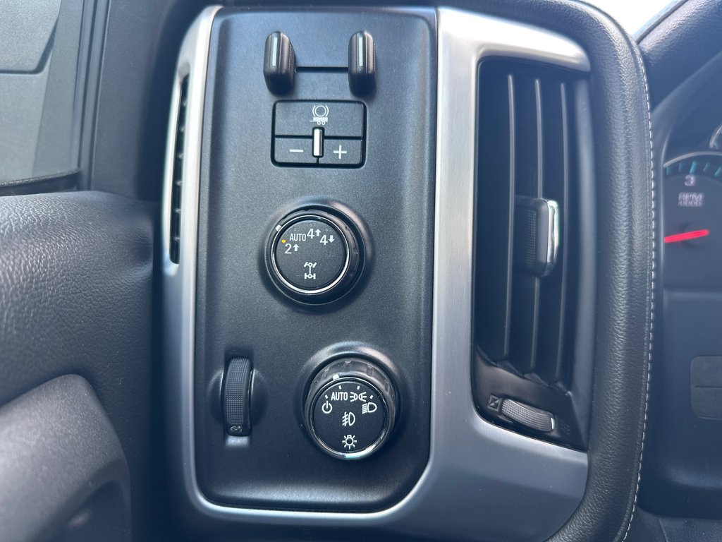 2017 GMC Sierra 1500 SLE 4X4 in Amos, Quebec - 15 - w1024h768px