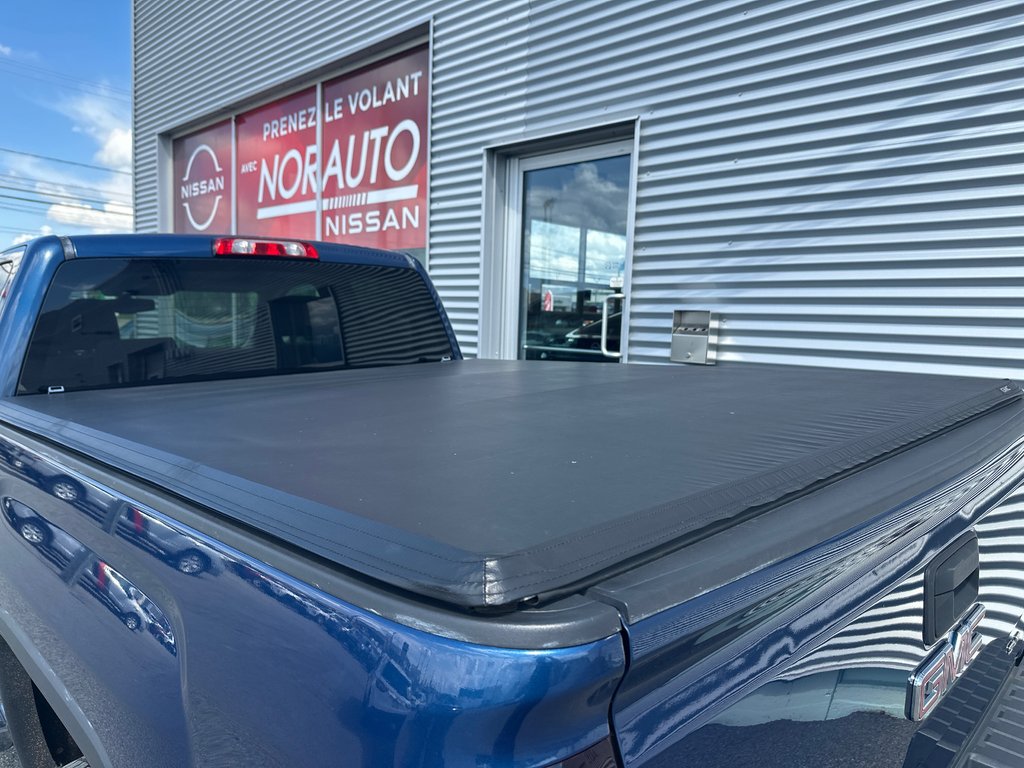 2017 GMC Sierra 1500 SLE 4X4 in Amos, Quebec - 16 - w1024h768px