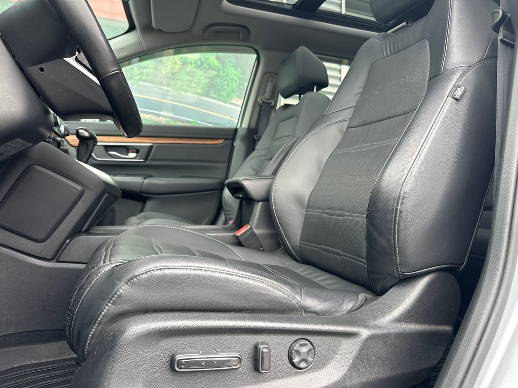 2019 Honda CR-V TOURING AWD in Amos, Quebec - 9 - w1024h768px