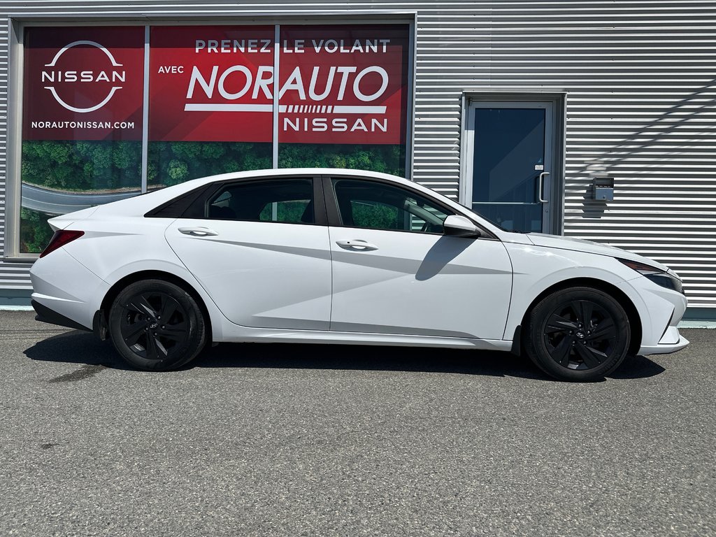 2022 Hyundai Elantra Preferred in Amos, Quebec - 4 - w1024h768px