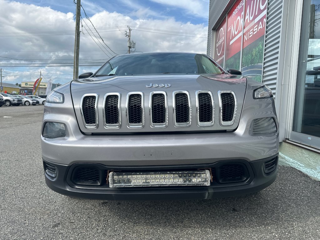 2016 Jeep Cherokee Sport 4 cyl. 4X4 in Amos, Quebec - 7 - w1024h768px