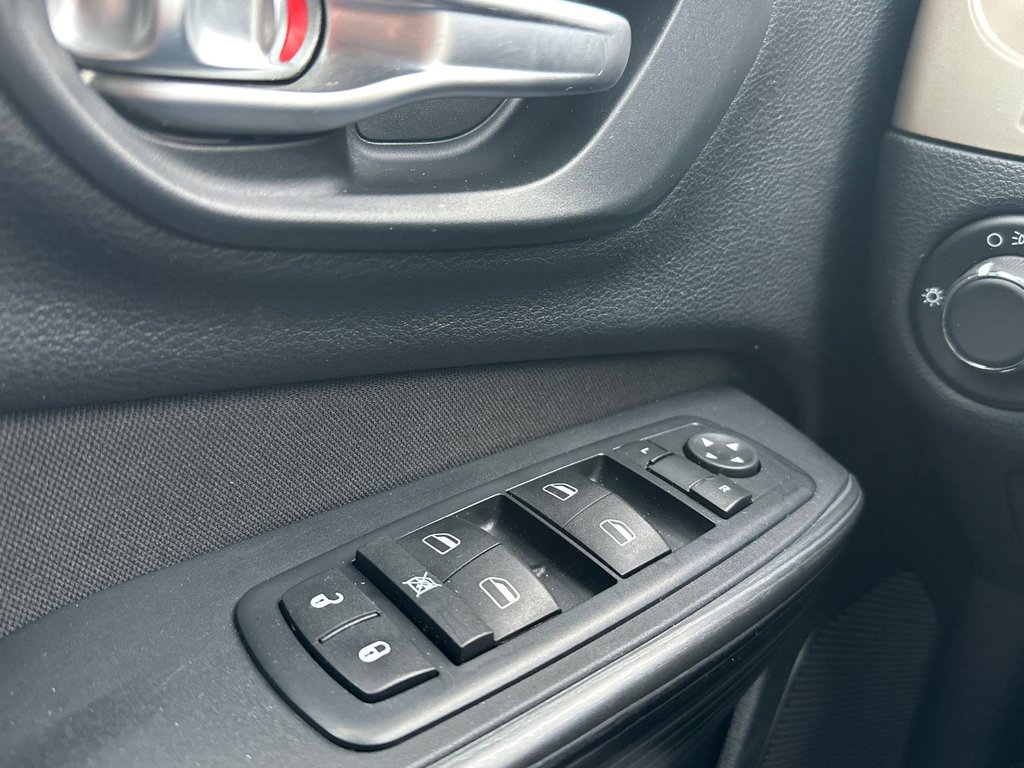 2016 Jeep Cherokee Sport 4 cyl. 4X4 in Amos, Quebec - 18 - w1024h768px