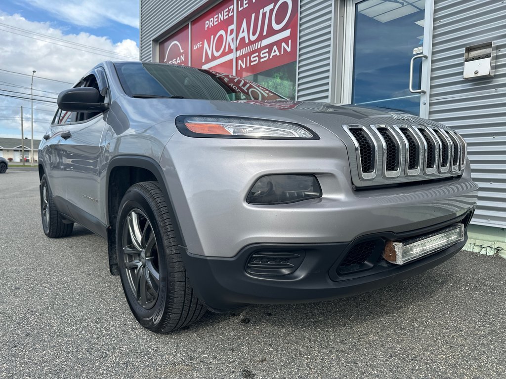 2016 Jeep Cherokee Sport 4 cyl. 4X4 in Amos, Quebec - 2 - w1024h768px