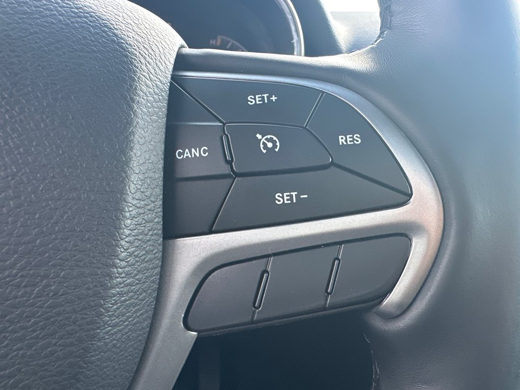 2019 Jeep Grand Cherokee Altitude 4X4 in Amos, Quebec - 14 - w1024h768px