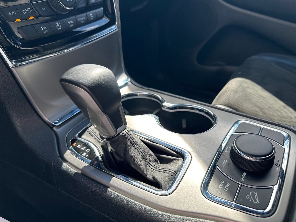 2019 Jeep Grand Cherokee Altitude 4X4 in Amos, Quebec - 12 - w1024h768px
